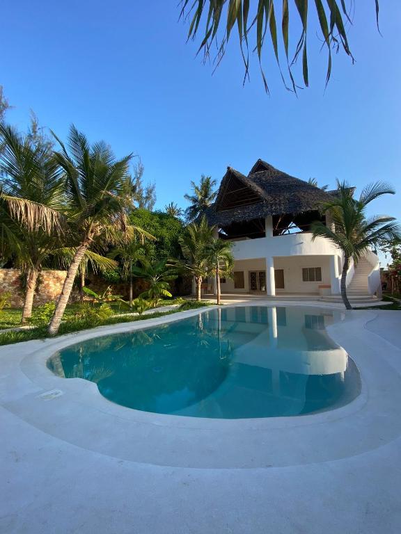 Bazén v ubytování Blue Diamond Villa Watamu nebo v jeho okolí