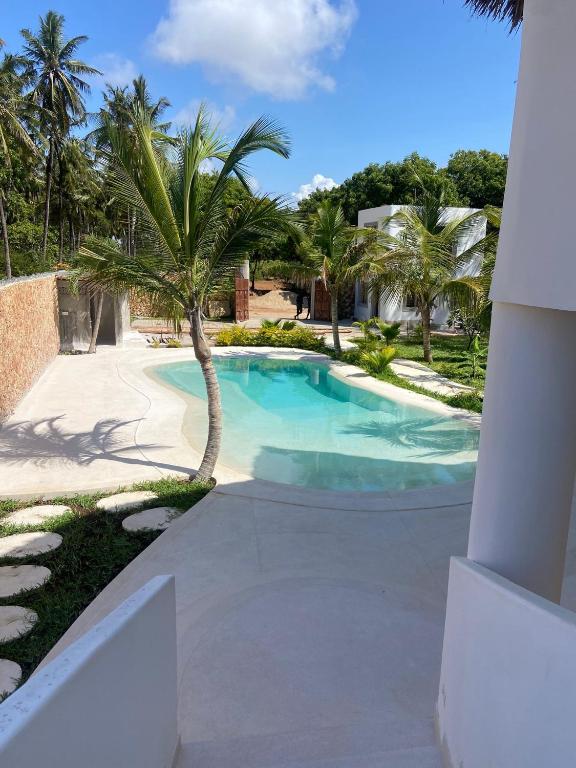 Bazén v ubytování Blue Diamond Villa Watamu nebo v jeho okolí