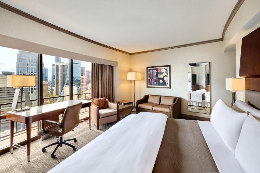 Postel nebo postele na pokoji v ubytování The Westin Seattle
