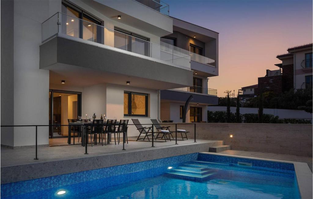 Bazén v ubytovaní Pet Friendly Apartment In Zidarici alebo v jeho blízkosti