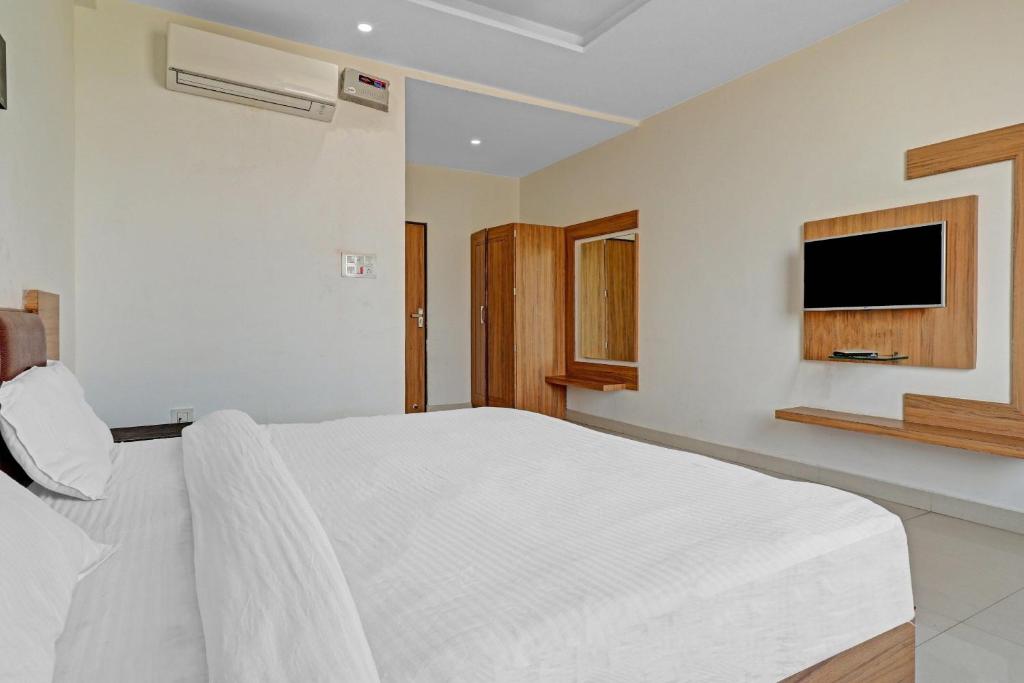 Collection O Sheela Resort - Housity