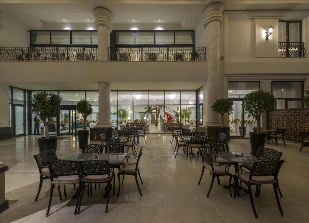 Restaurace v ubytování Vialand Palace Hotel