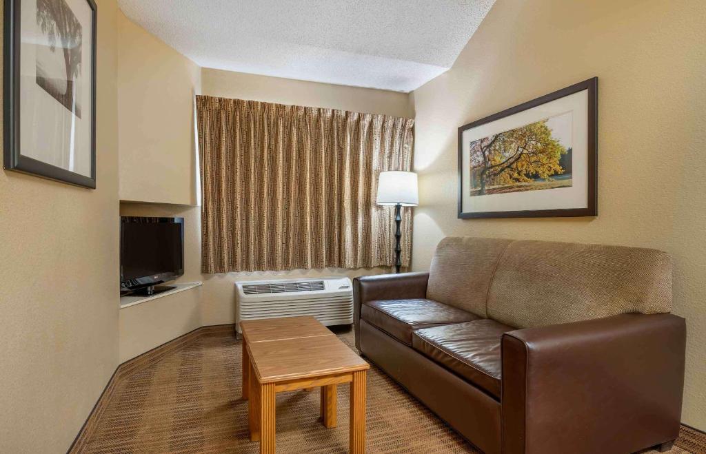 Extended Stay America Suites - Indianapolis - West 86th St - One Bedroom Suite With 1 Queen Bed - Non-Smoking