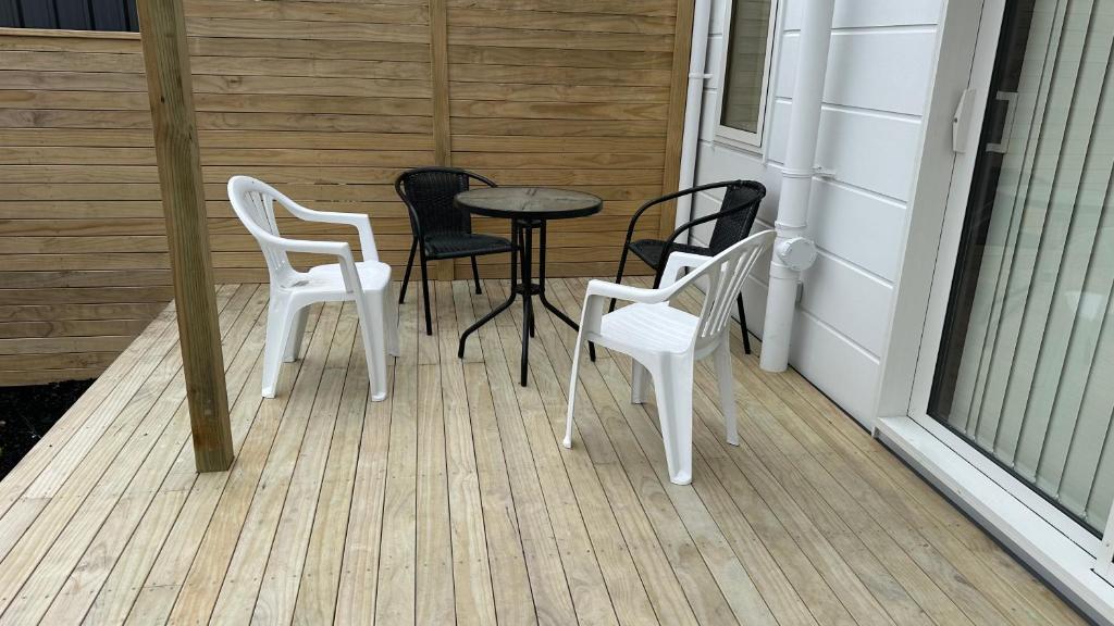 Stylish New & Cosy 3-Bedroom Entire Home in Auckland, Free Parking - Perfect for Your Next Getaway! - Resim 25