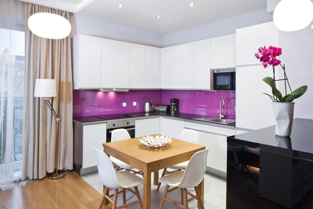 Apartamenty Szeroka - Old Town Holidays Home - 阳台的工作室公寓