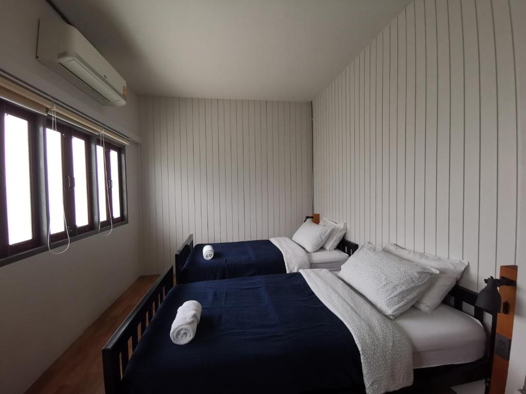 liaw base house - 11