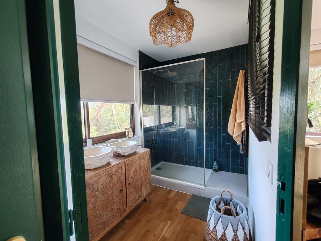 Koupelna v ubytování COLIVER - COLIVING A LA RÉUNION