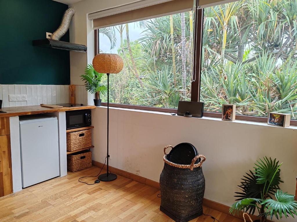 Kuchyň nebo kuchyňský kout v ubytování COLIVER - COLIVING A LA RÉUNION