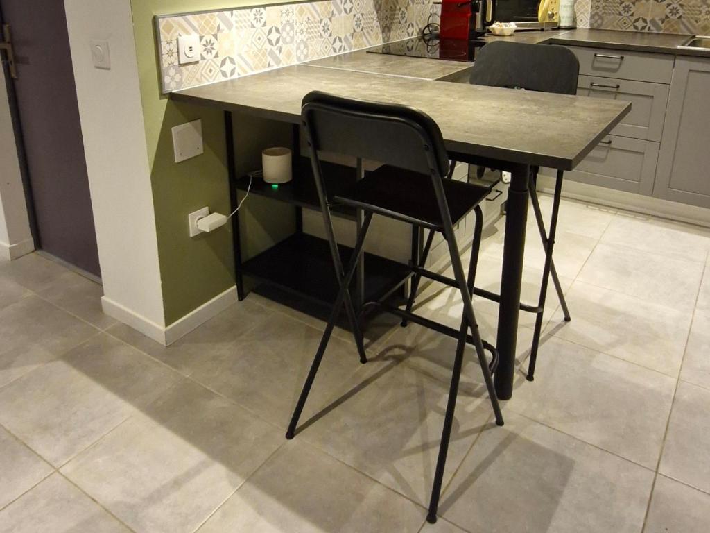 Entire house with arcade machine in a private backyard, 3 bedrooms, 1 bathroom, 1 leaving room with convertible sofa and open kitchen – photo 20