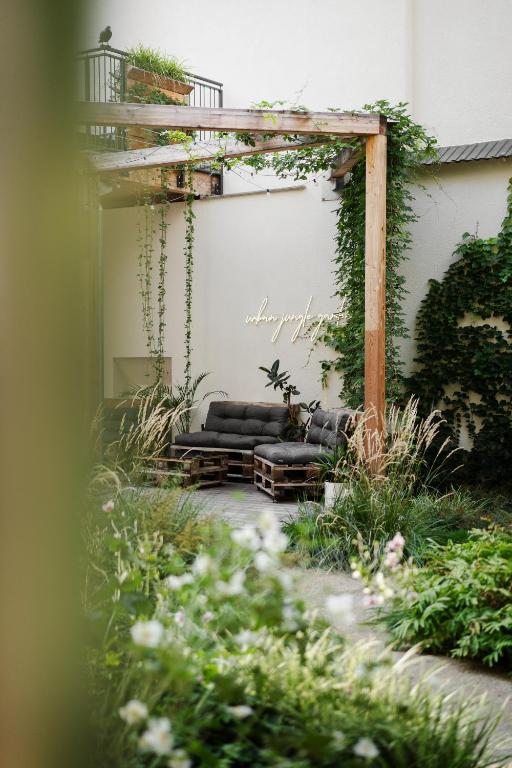 Urban Jungle Apartments - Resim 12