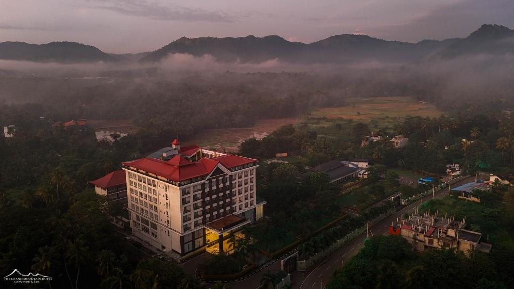 Nespecifikovaný výhled na hory nebo výhled na hory při pohledu z hotelu