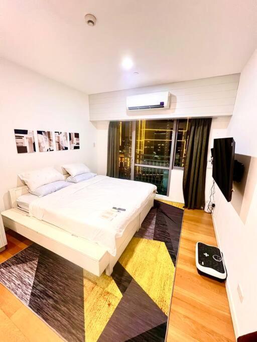 Rockwell View Acqua Iguazu Tower 17th flr Mandaluyong-Makati 1BR