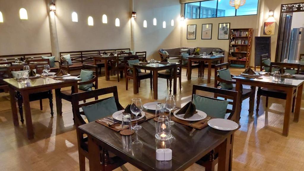 Lanka Beach Boutique Bungalows & Grand Villa - 19