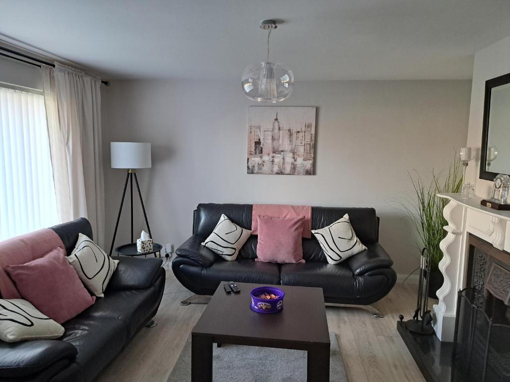 Posezení v ubytování Lochview House - 3 bed