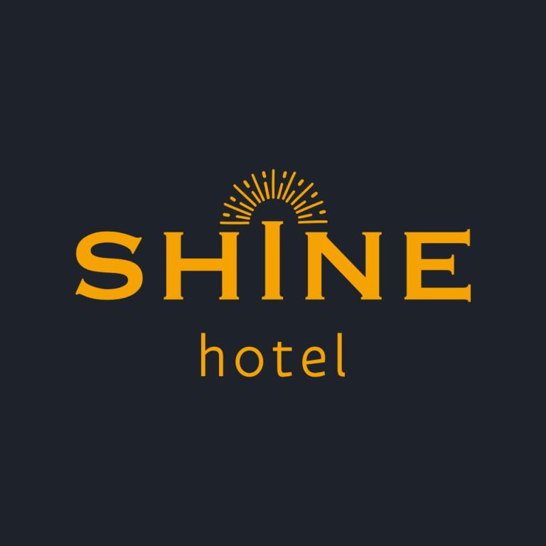 Certifikát, hodnocení, plakát nebo jiný dokument vystavený v ubytování Shine Hotel