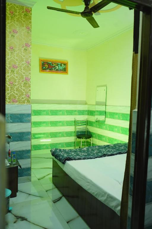 Postel nebo postele na pokoji v ubytování Walkinn Homestay Near TAJ MAHAL