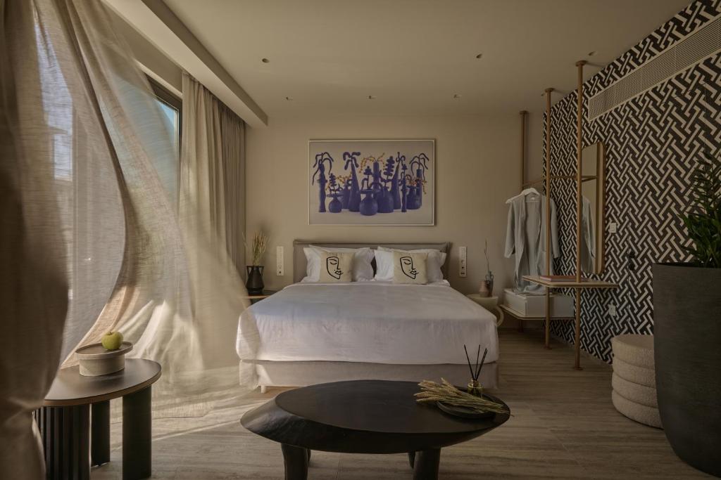 VISION Omonia Athens - Deluxe King Room
