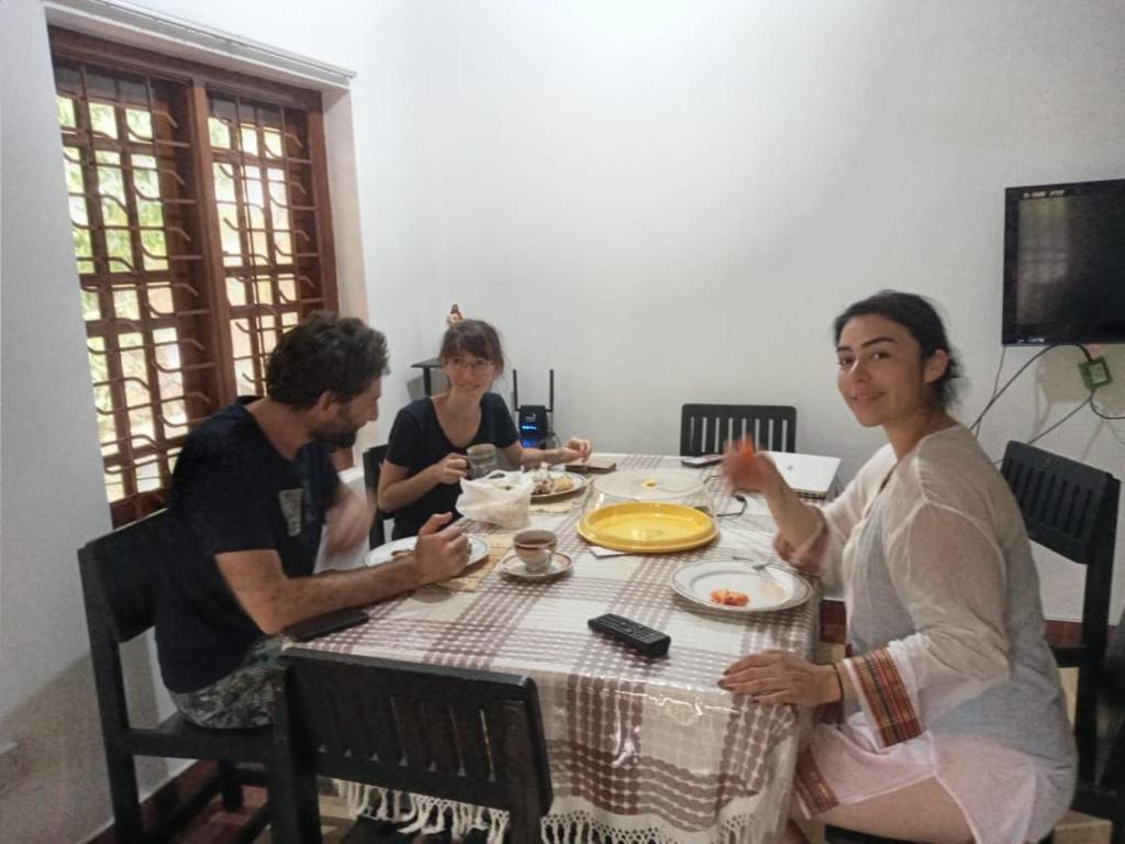 Jídlo v hostelu nebo okolí