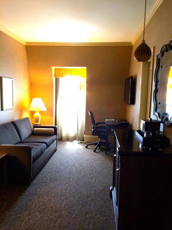 Chestnut Hill Hotel - キングスイート