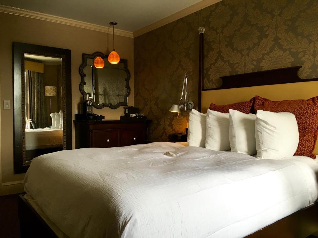 Chestnut Hill Hotel - キングルーム