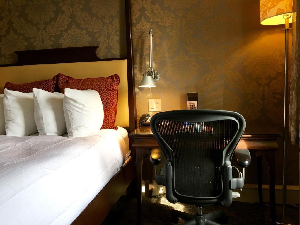 Chestnut Hill Hotel photo 4