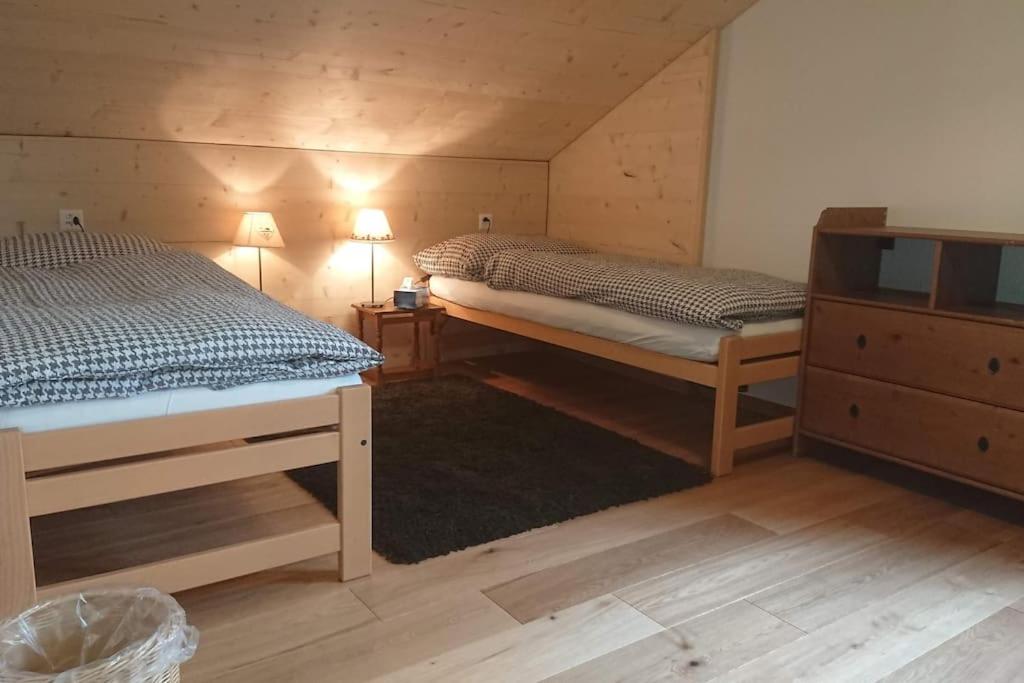 Postel nebo postele na pokoji v ubytování Chez Sophie Aletsch - Binntal