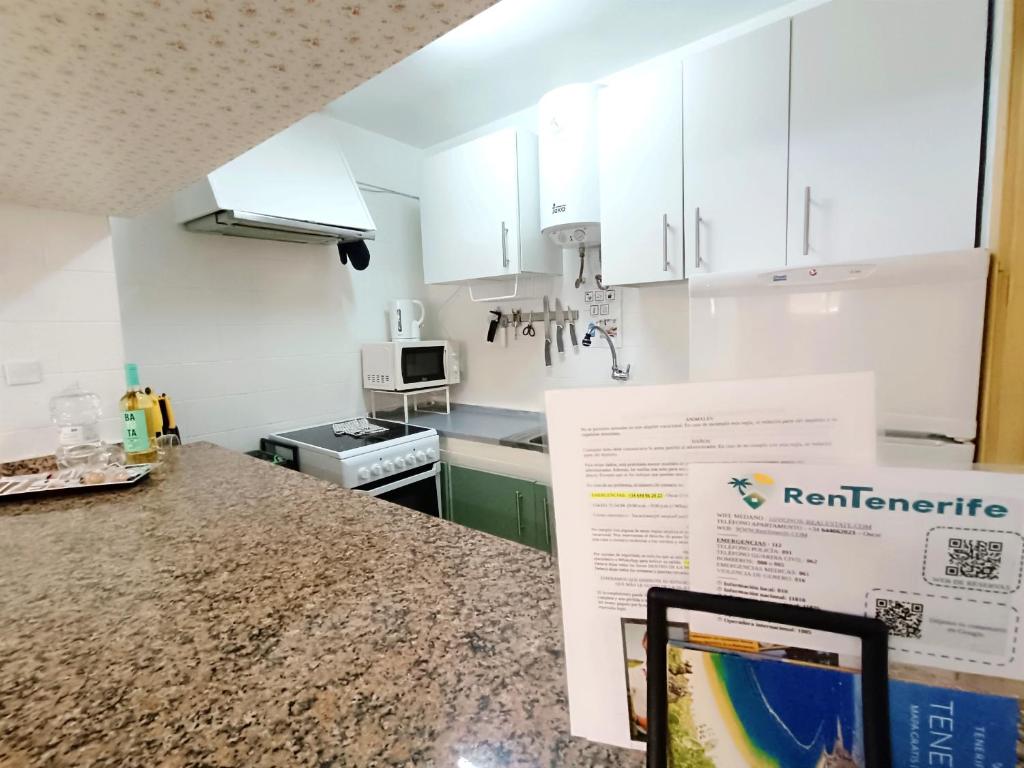 Kuchyň nebo kuchyňský kout v ubytování Apartamento RenTenerife Sand & Sea El Medano