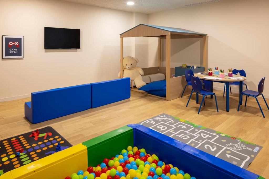 Dětský klub v ubytování Epona Hôtel Sens