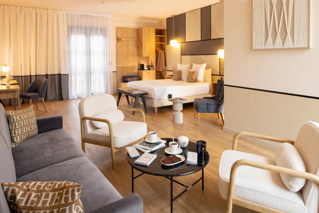 Posezení v ubytování Epona Hôtel Sens