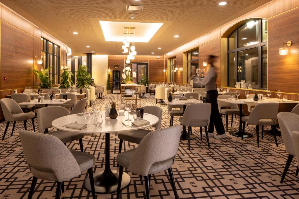 Restaurace v ubytování Epona Hôtel Sens