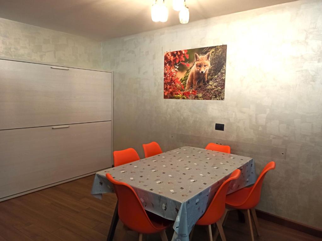 Zdjęcie z galerii obiektu Orange Fox Cervinia apartment Vda Vacanze in Vetta CIR 0185 w mieście Breuil-Cervinia