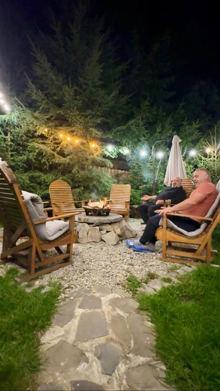 Zahrada ubytování Cottage PolyaNitsa окремий котедж з каміном