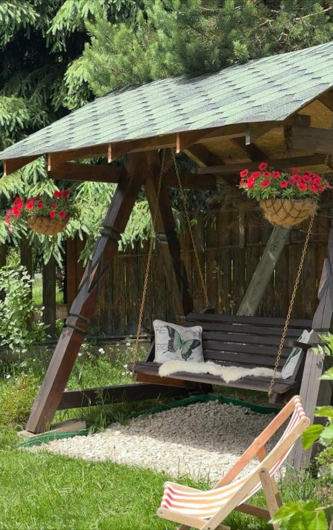 Zahrada ubytování Cottage PolyaNitsa окремий котедж з каміном