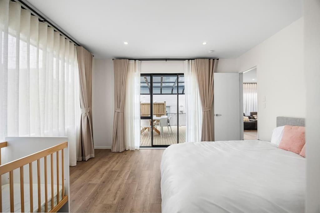 Greenstead Retreat 11 beds, 8 bedrooms, 5 baths - Resim 32