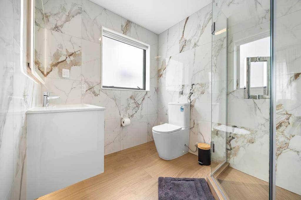 Greenstead Retreat 11 beds, 8 bedrooms, 5 baths - Resim 17