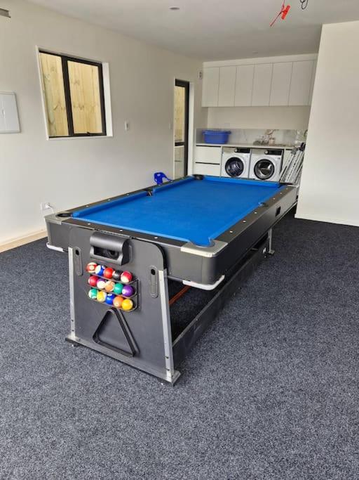 Greenstead Retreat 11 beds, 8 bedrooms, 5 baths - Resim 7