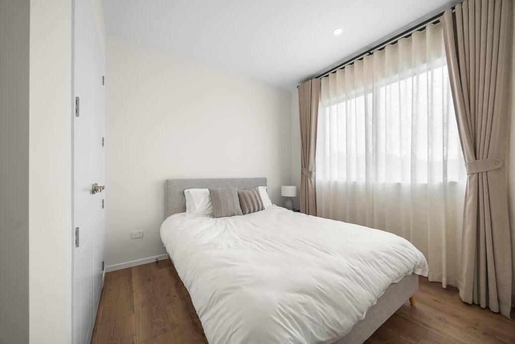 Greenstead Retreat 11 beds, 8 bedrooms, 5 baths - Resim 6