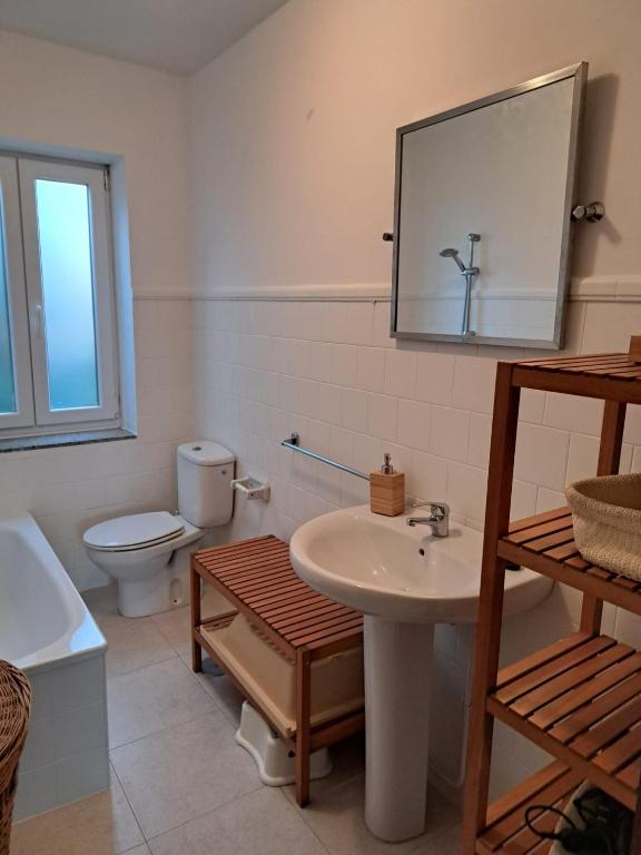 A bathroom at Apartamento en las Rias Bajas