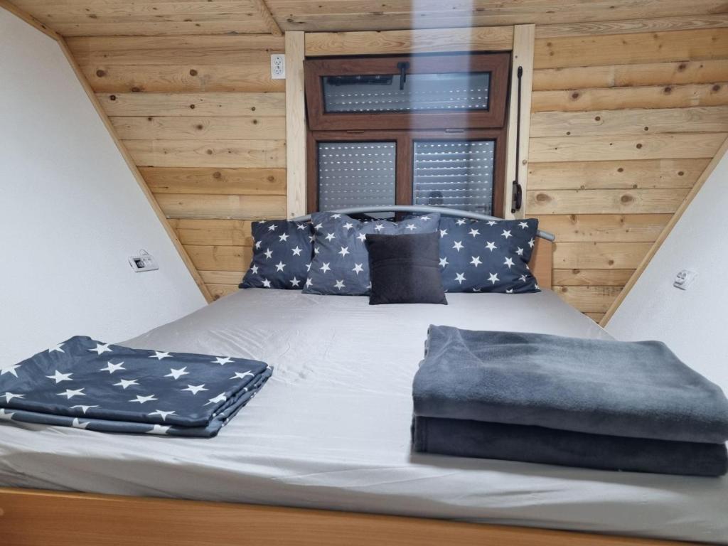 Postel nebo postele na pokoji v ubytování Androv kutak