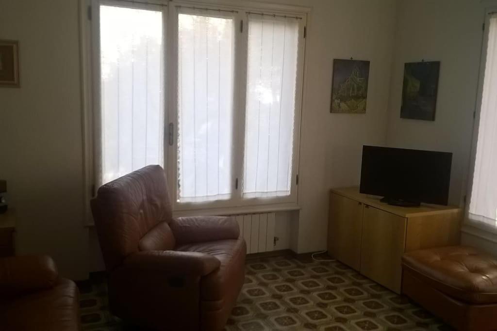 Μια τηλεόραση ή/και κέντρο ψυχαγωγίας στο Relax, divertimento e mondanità ad ottimi prezzi