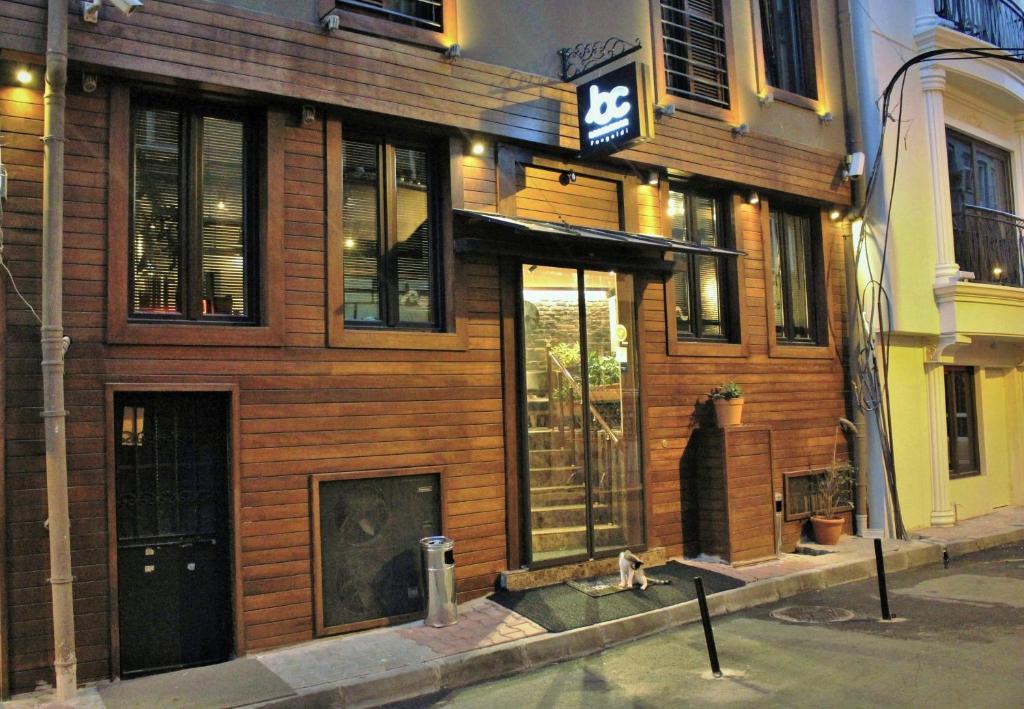 The building in which a szállodákat is located