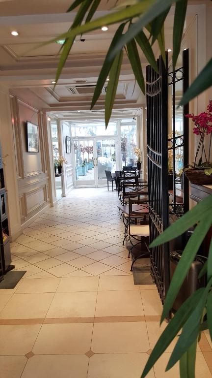 Hotel Suites Unic Renoir Saint-Germain - Resim 32