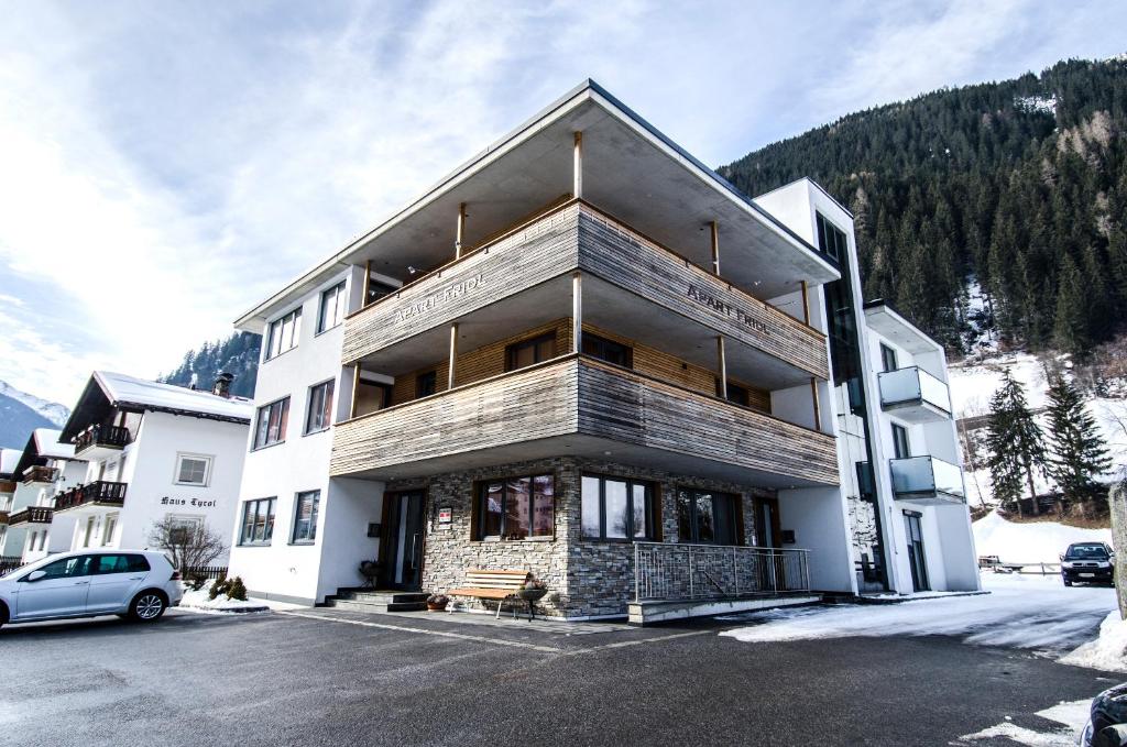 Nespecifikovaný výhled na hory nebo výhled na hory při pohledu z apartmánu