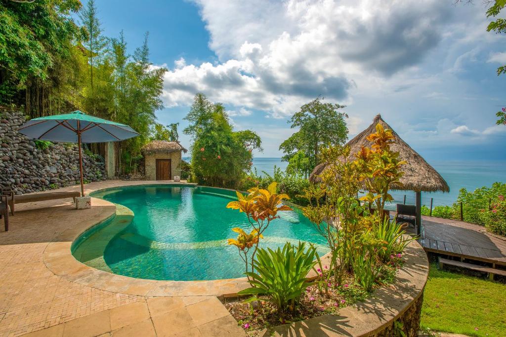Bazén v ubytování Bingin Ocean View Villas nebo v jeho okolí