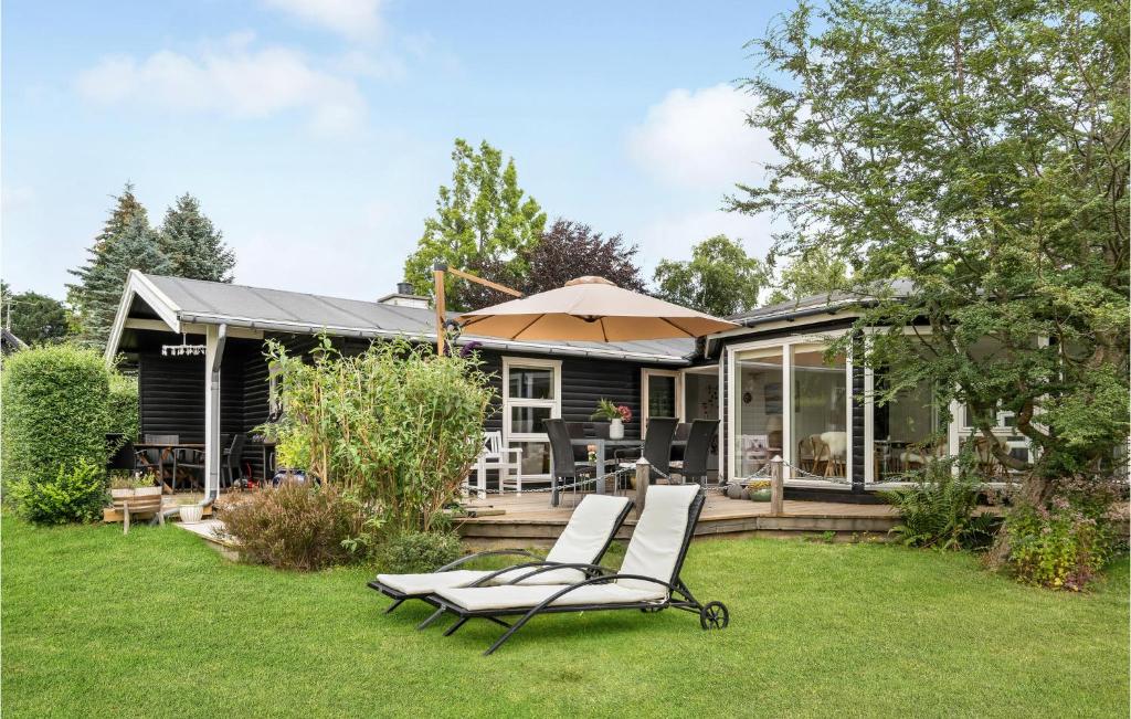 Zahrada ubytování Beautiful Home In Gilleleje With Sauna