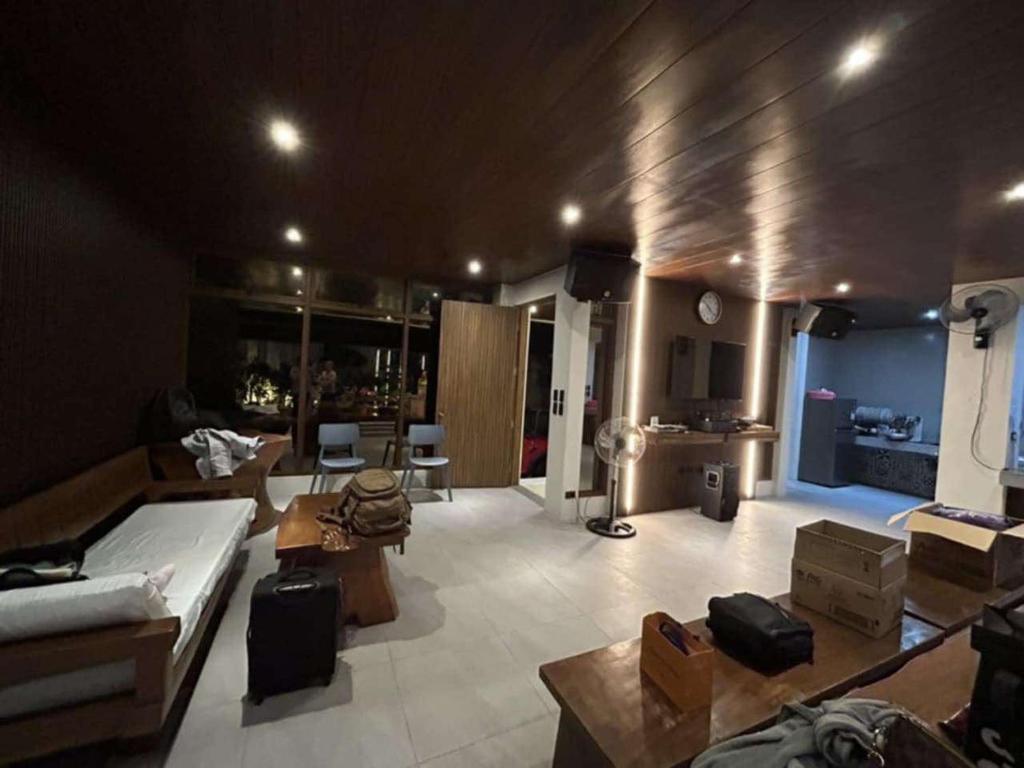 Posezení v ubytování Oncheon hotspring private villa