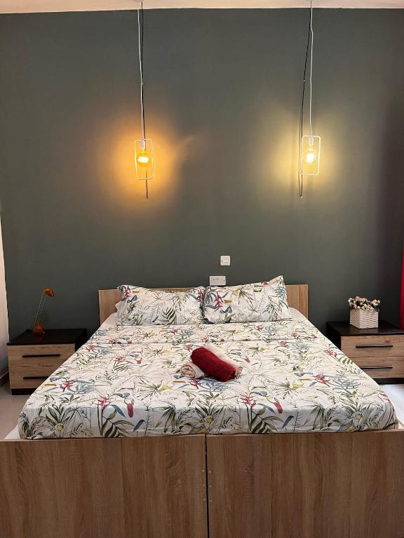 Postel nebo postele na pokoji v ubytování Central Sliema Stay Cozy for 4 guests, Air-Conditioned, Self Check-In