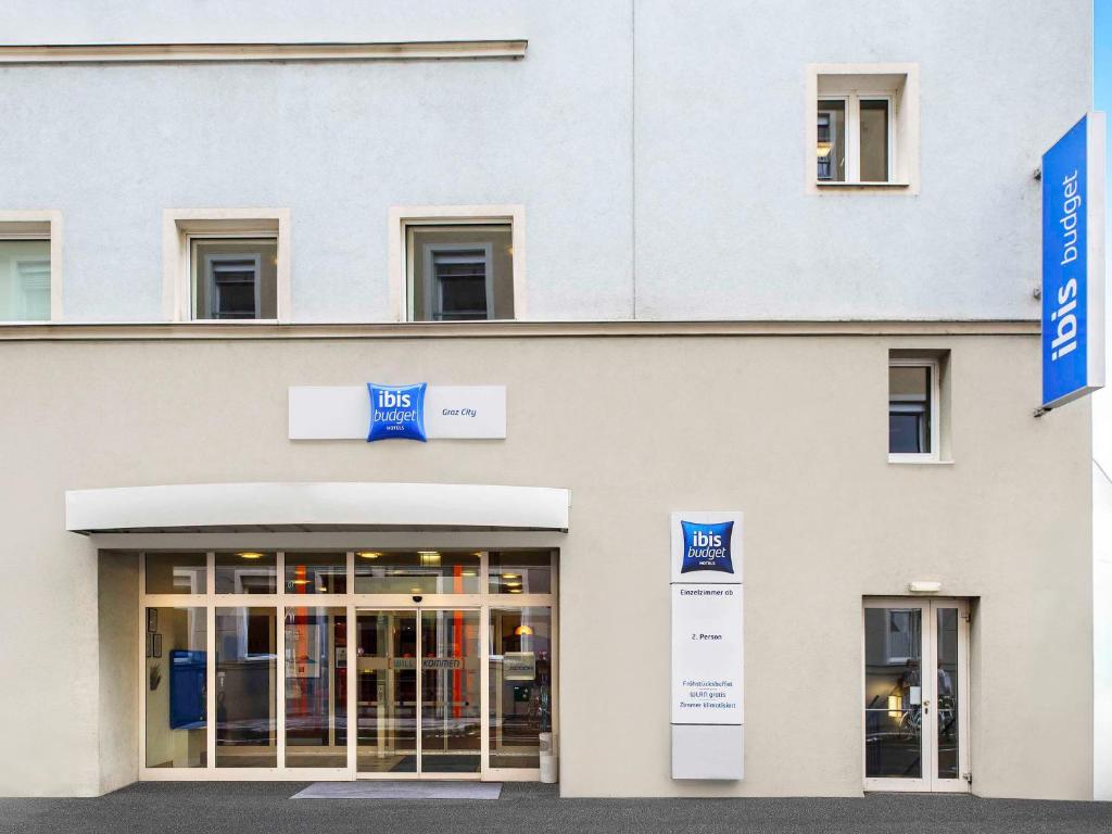 Eine Fassade oder ein Eingang zu Ibis Budget Graz City