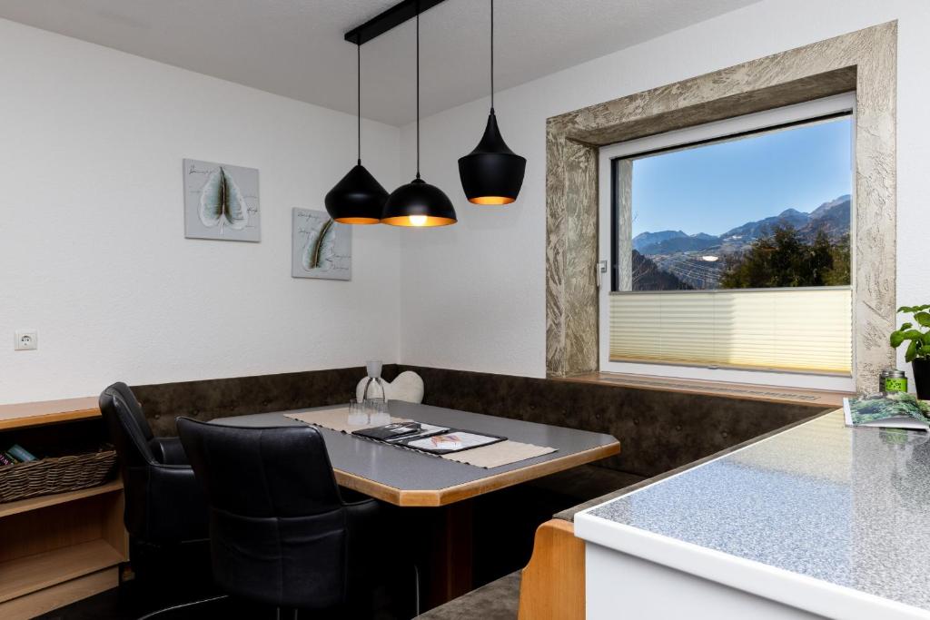 Nespecifikovaný výhled na hory nebo výhled na hory při pohledu z apartmánu