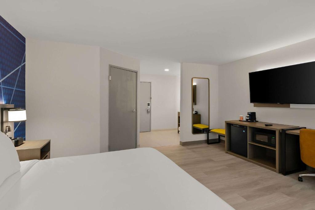 TV a/nebo společenská místnost v ubytování Comfort Inn Conroe